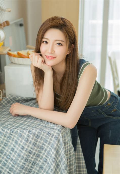 看球吧用简洁句子呈现欧洲杯资讯内容，适合标题下方说明。